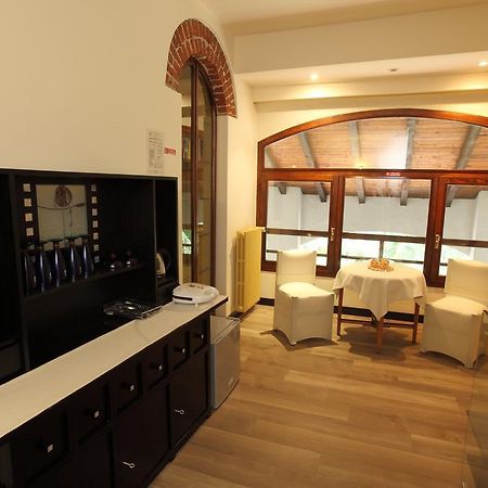 Il Castello B&B Varallo Pombia エクステリア 写真