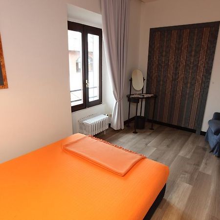Il Castello B&B Varallo Pombia エクステリア 写真