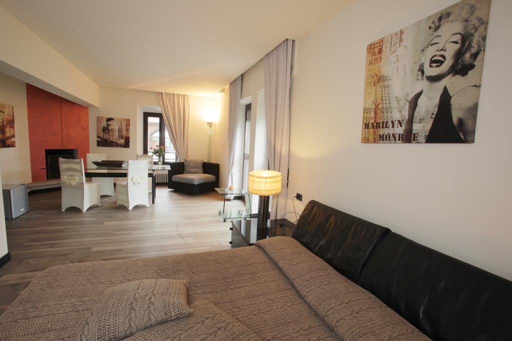 Il Castello B&B Varallo Pombia エクステリア 写真