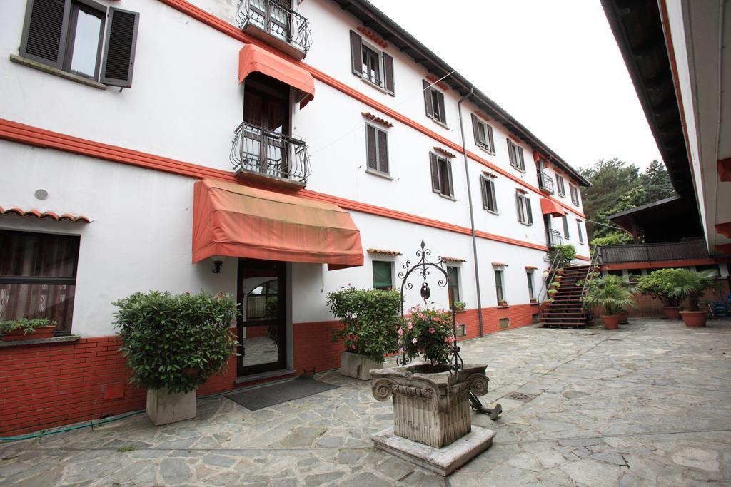 Il Castello B&B Varallo Pombia エクステリア 写真