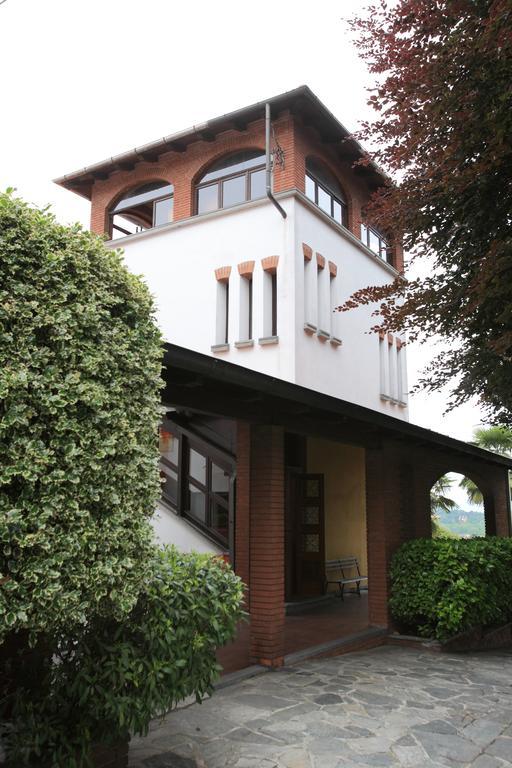 Il Castello B&B Varallo Pombia エクステリア 写真