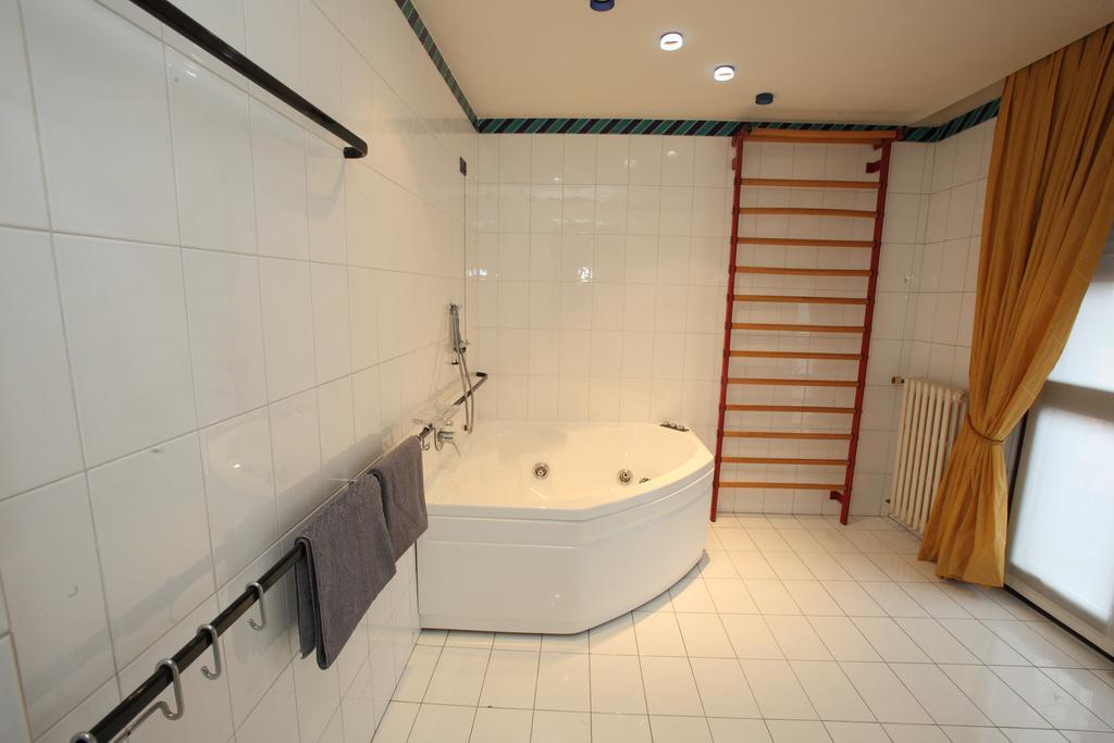Il Castello B&B Varallo Pombia エクステリア 写真